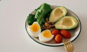 Conoce los 10 alimentos buenos para estudiar