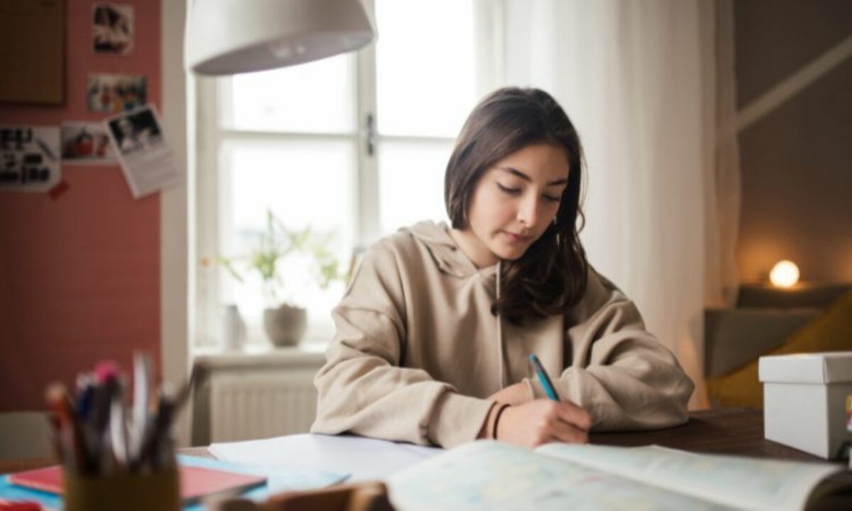 Cómo motivar a un adolescente a estudiar? Técnicas y consejos - Esneca