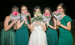 Descubre cómo vestir para una boda