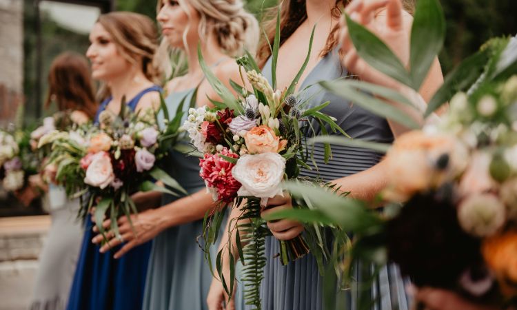 Descubre cómo vestir para una boda, hombre invitado y mujer invitada